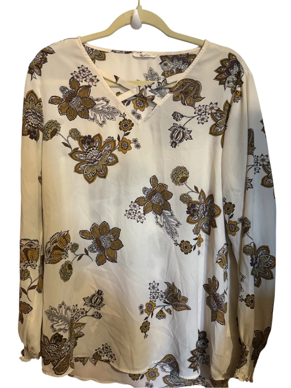 Maurices Cream Floral Crisscross V-Neck Blouse with shirred cuffs ladies large